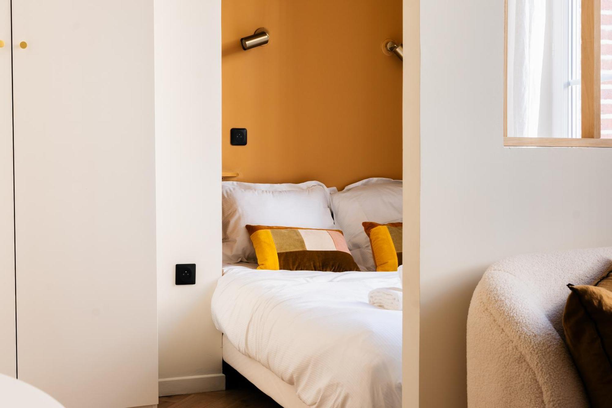 Cozett'home - Chics & Modernes - 2 Pas Du Cirque Jules Verne - *