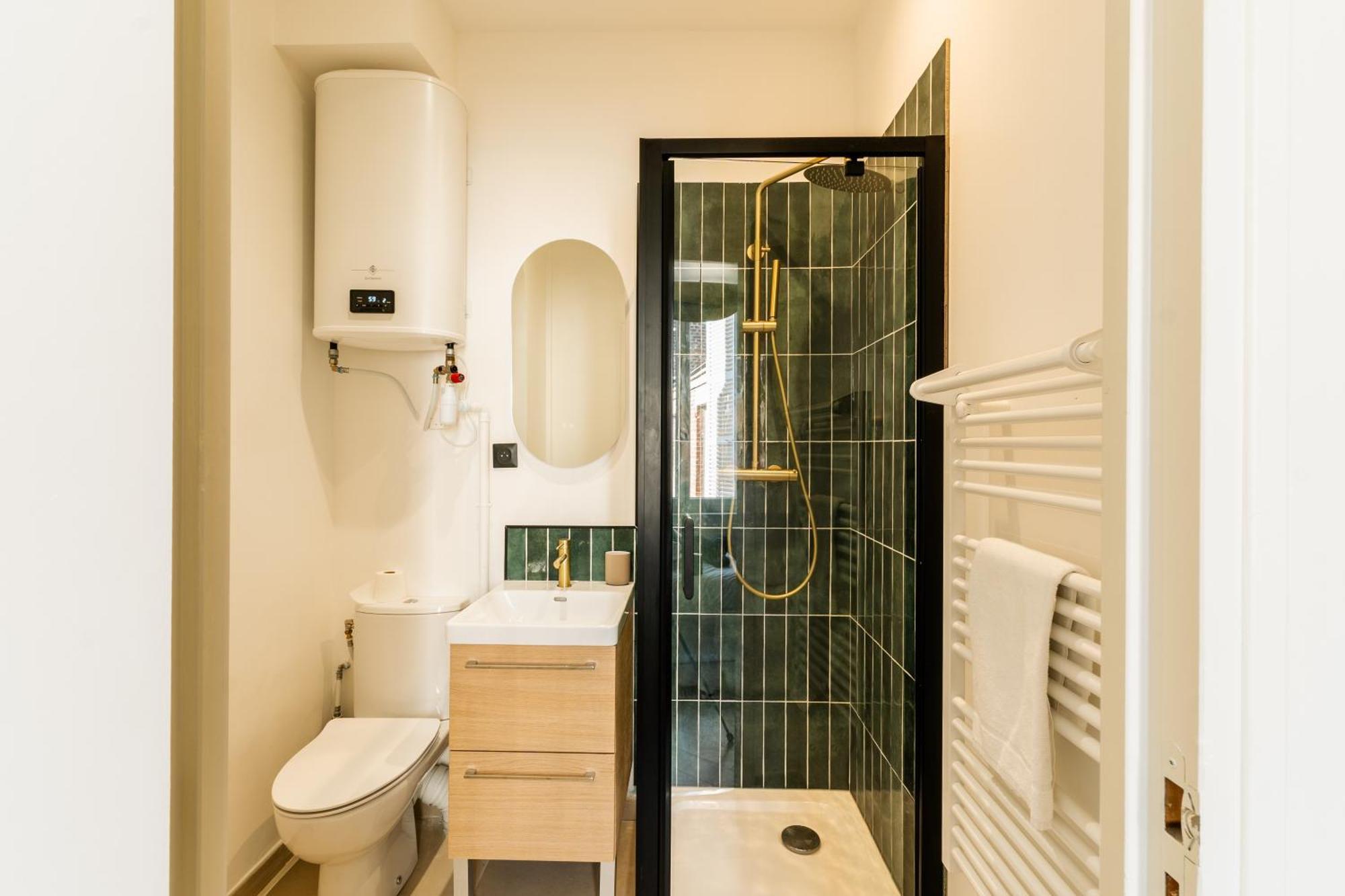 Cozett'home - Chics & Modernes - 2 Pas Du Cirque Jules Verne - *